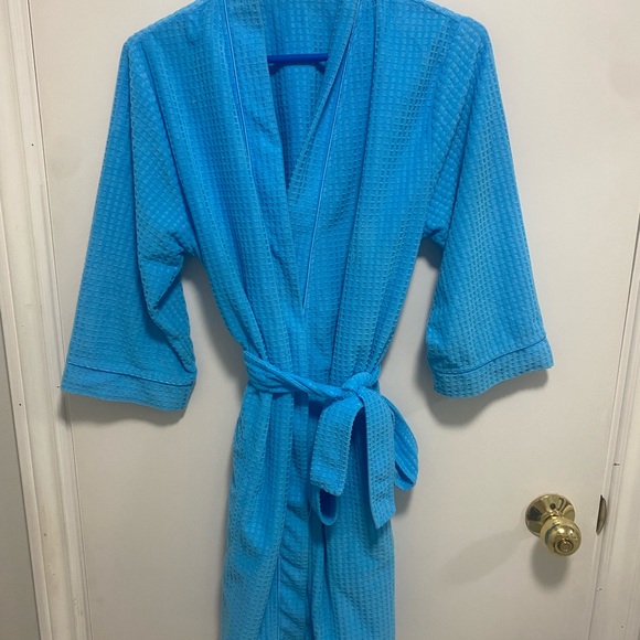 Assorted robes - Picture 4 of 11
